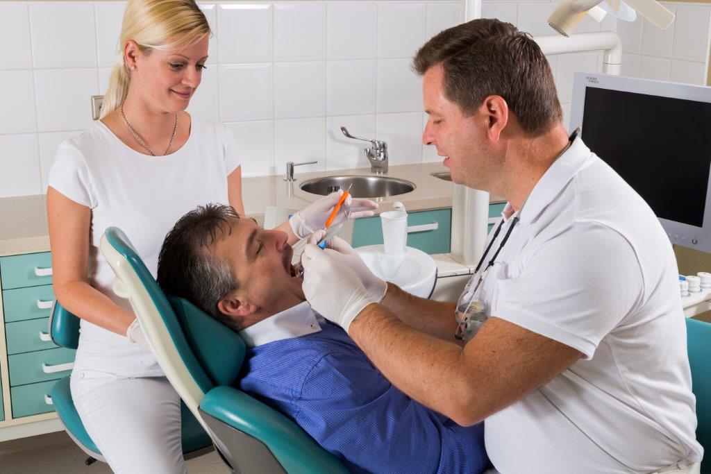 Dr. Renner Ferenc fogászat - Implantológia